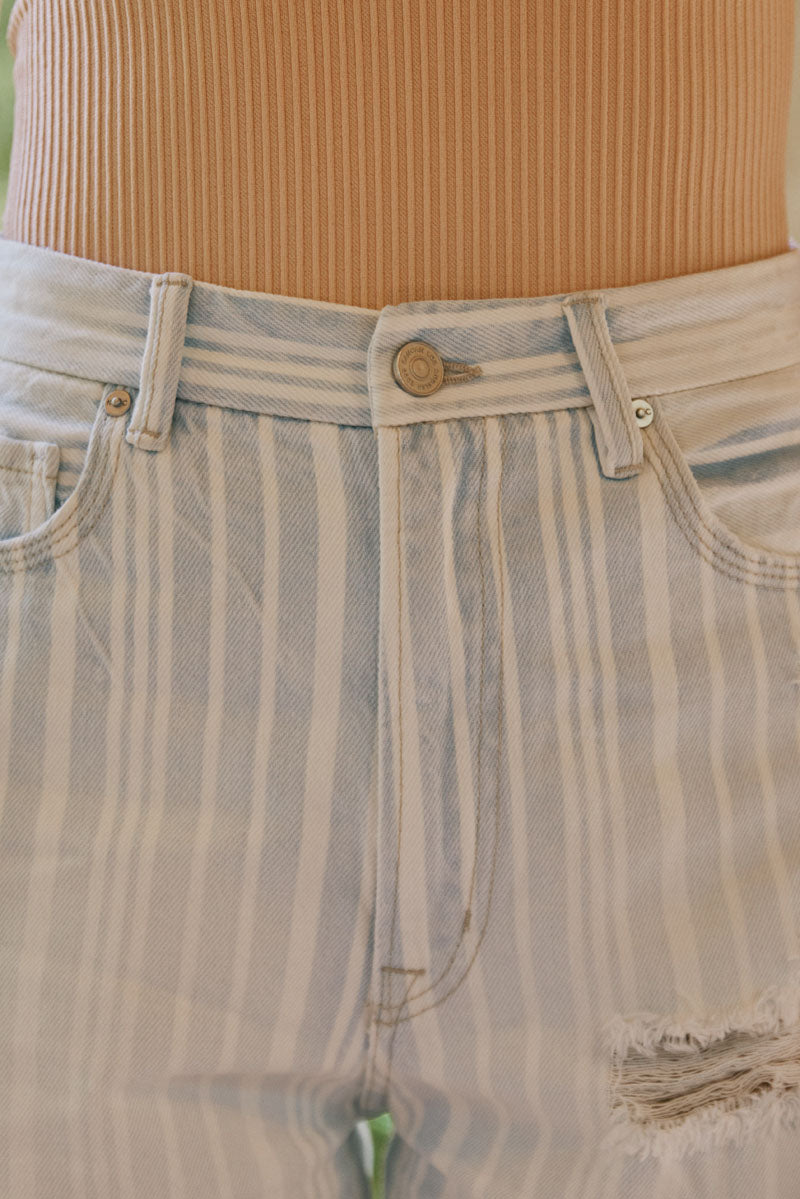 Del Ultra High Rise 90's Boyfriend Shorts