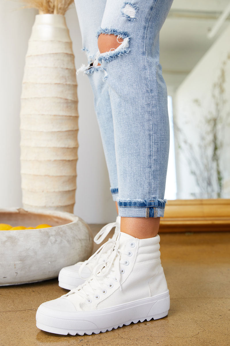 Amie High Rise Boyfriend Jeans